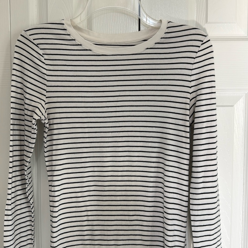 *Gently Worn* A New Day Women's Navy/ White Striped Long Sleeve Tee - Size Small